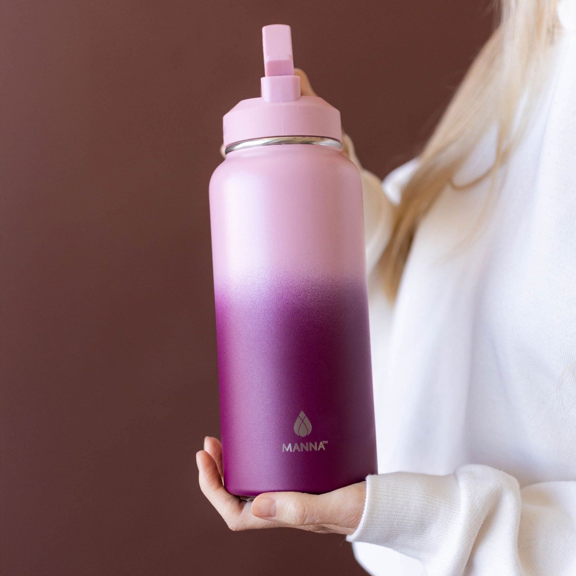 32-oz-powel-bottle-z9 32_Manna_Website_Lifestyles-2.jpg